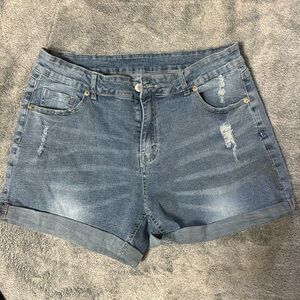 Women’s denim shorts, cuffed ripped size extra large